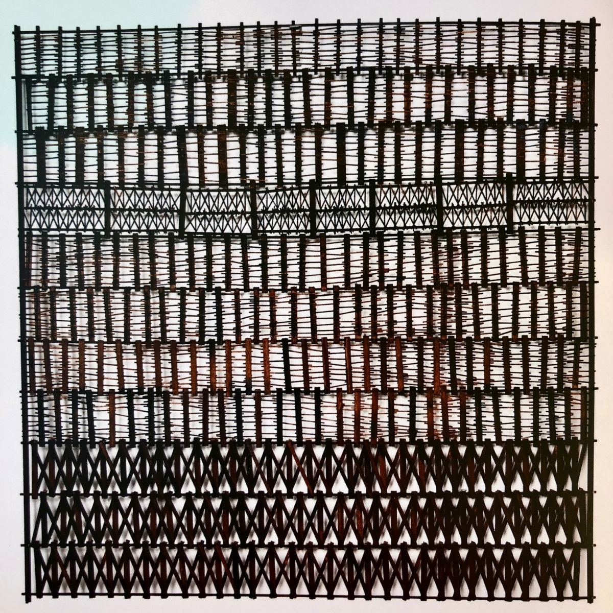 Grille, 1975, Allumettes et bois peint, 100x100cm